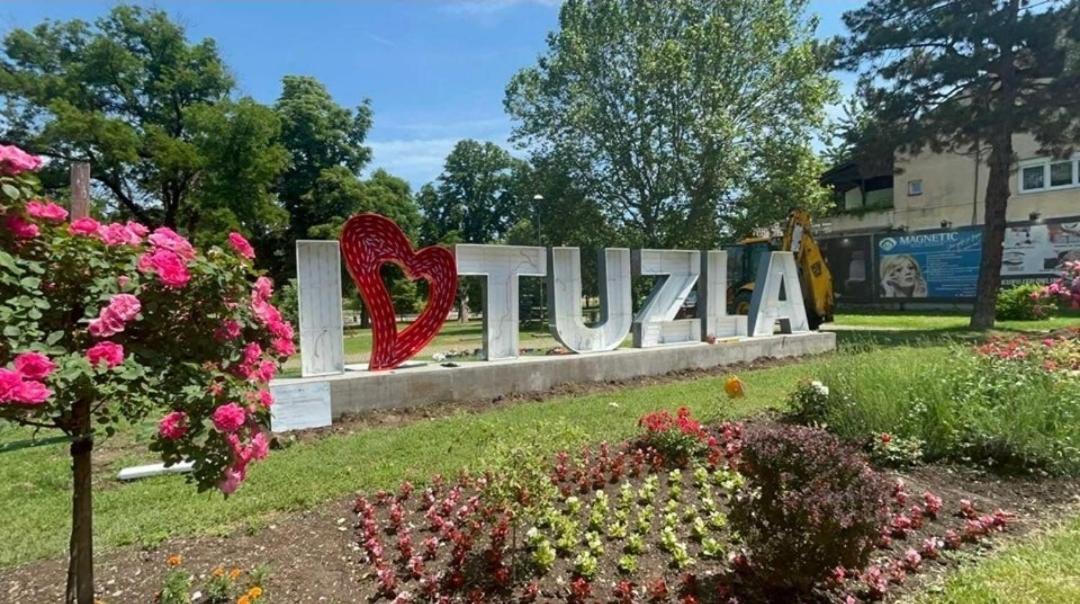 Lux * Tuzla